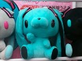 今度はビッグサイズ！ 初音ミクカラーの汎用うさぎがまたまたゲーセンに出没中